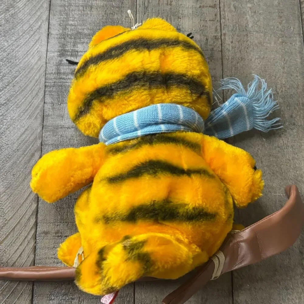 Vintage Garfield Plush Skiing Skis Winter 9